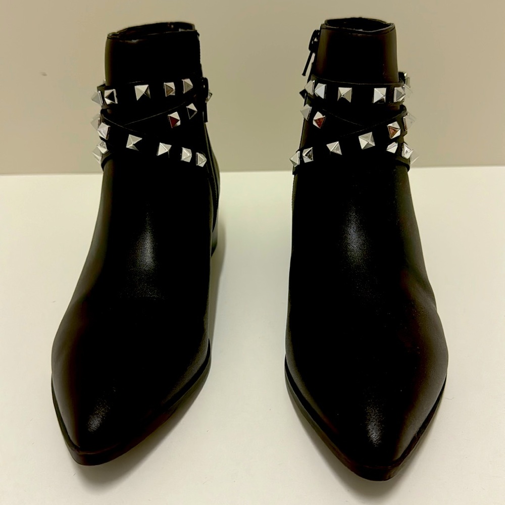 Never Been Worn - image 1